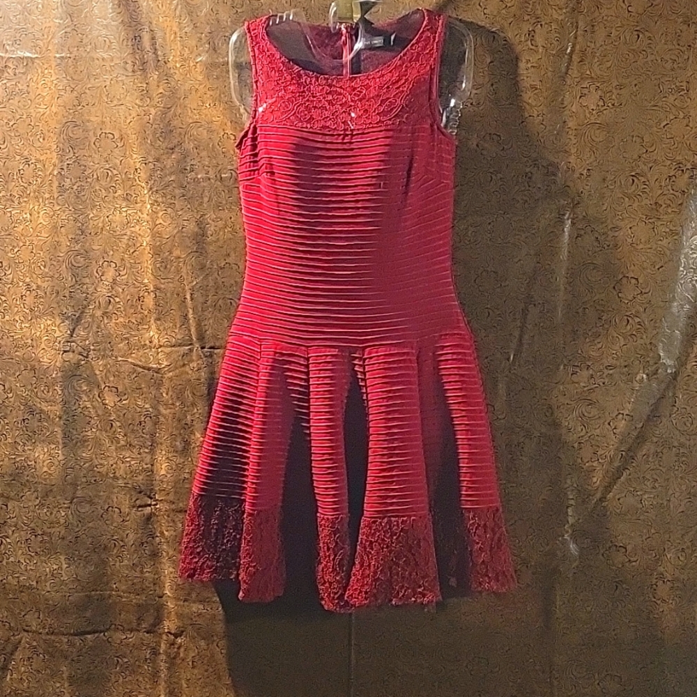 (LAST CALL) Burgundy cocktail dress with lace detail